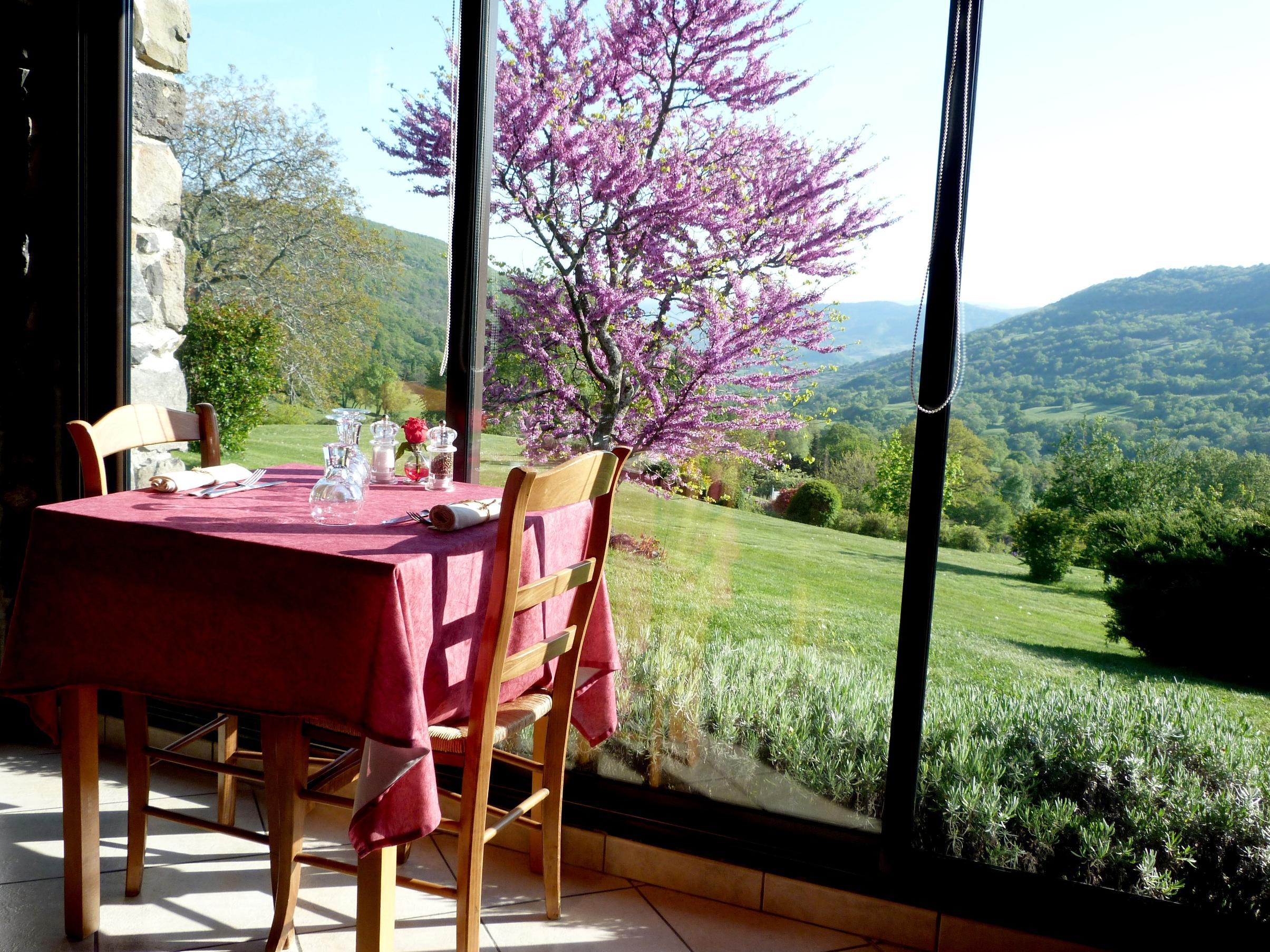 Logis Hotel-Restaurant La Mere Biquette Saint-Pons  Exterior foto