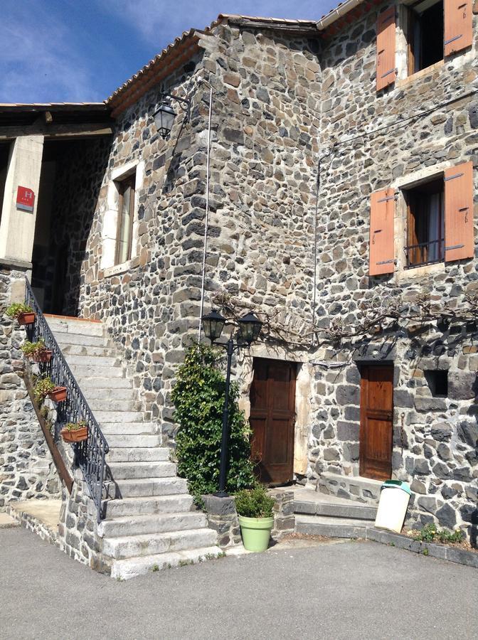 Logis Hotel-Restaurant La Mere Biquette Saint-Pons  Exterior foto